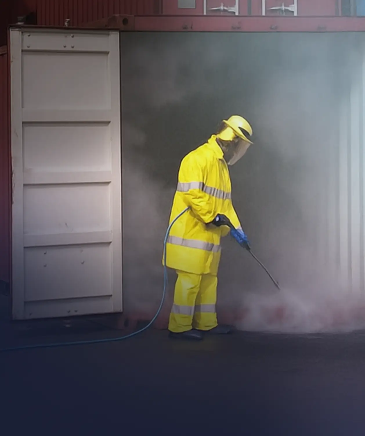 Fachgerechte Containerreinigung sorgt für Hygiene und Ordnung in Baustellenunterkünften.
