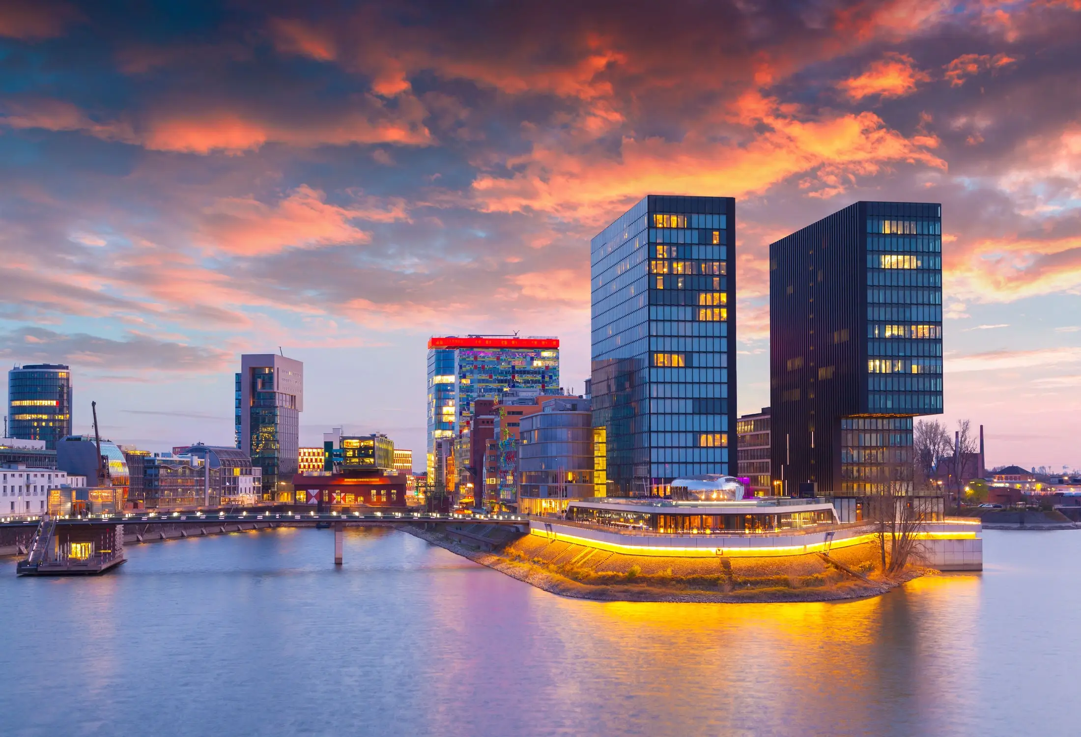MedienHafen in Düsseldorf als Einsatzgebiet für den Sicherheitsdienst Düsseldorf mit Fokus auf Firmenschutz.