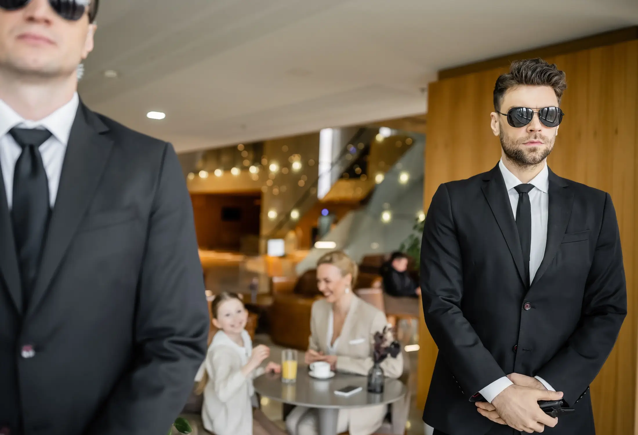 Professioneller VIP-Service stellt geschultes Personal für diskreten und zuverlässigen Personenschutz.